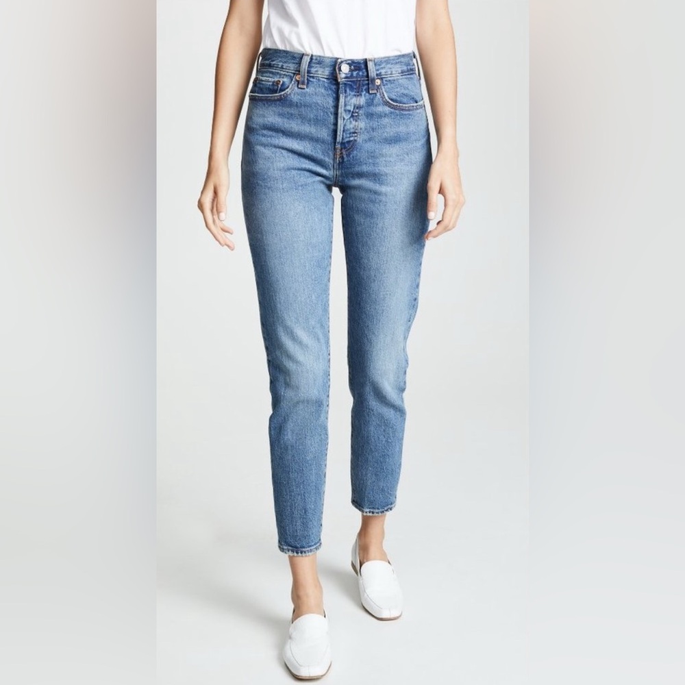 Levi's Wedgie Fit Jeans Button Fly Size 27